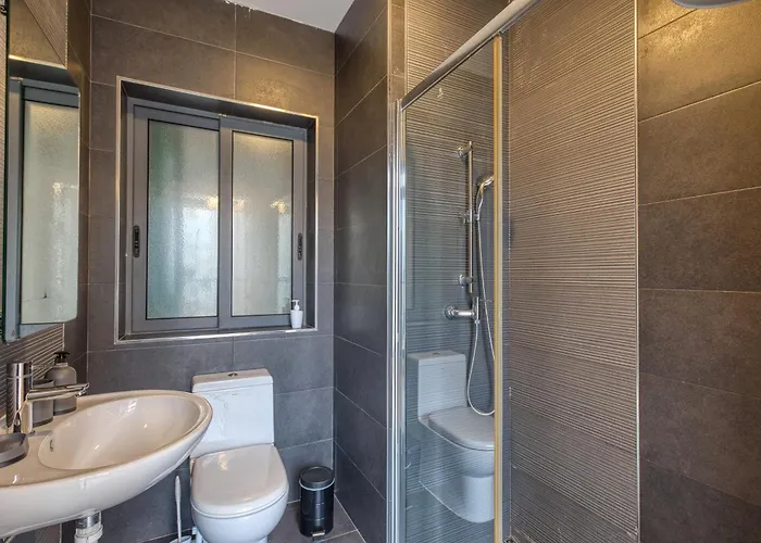 Seaview 3 Bedroom * Gzira