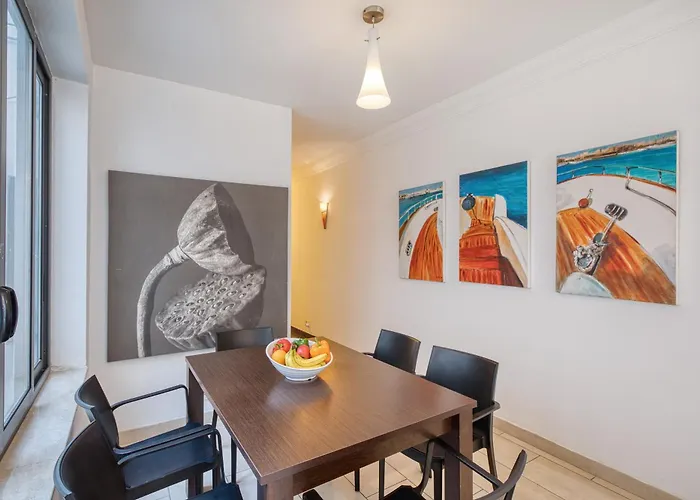 Seaview 3 Bedroom * Gzira