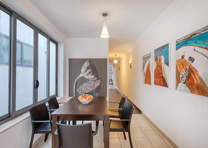 Seaview 3 Bedroom شقة